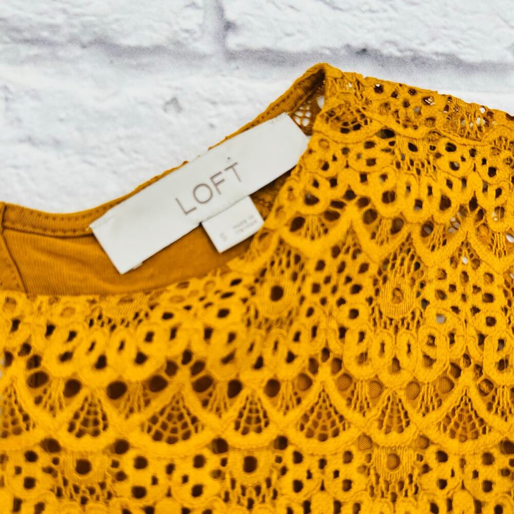 LOFT‎ Women's Short Sleeve Lace Shirt Blouse Small Yellow Mustard Round Neck - Picture 3 of 8